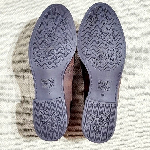 NWT Mootsie Tootsie Kira Distressed Chocolate Slip-on (9.5M) - Picture 9 of 12